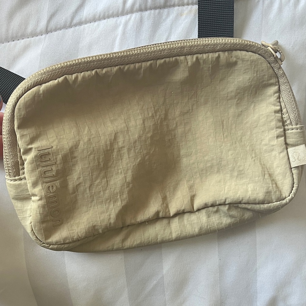 lululemon athletica Beige Belt Bag